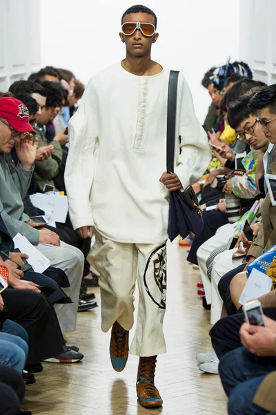 Look 14